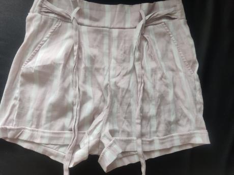 Kraťasy pásikavé, 38