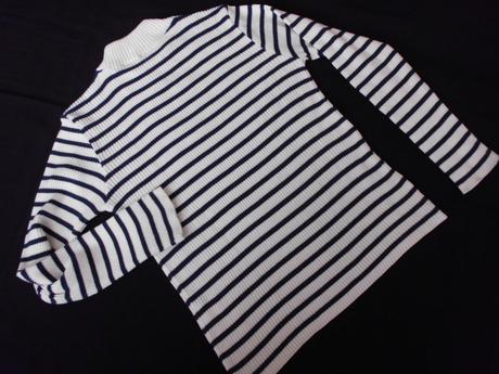 Pásikavý svetrík so stojačikom, 42