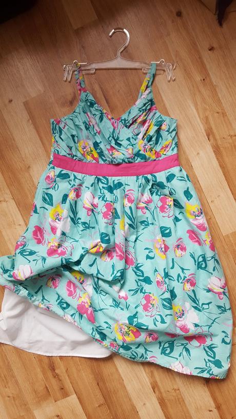 Dievčenské šaty, 140