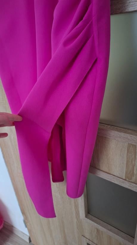 Slávnostné kokteilové šaty, 38