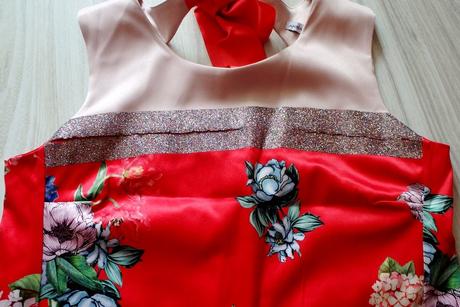 Zaujímavé červené minišaty, v.m/l, l