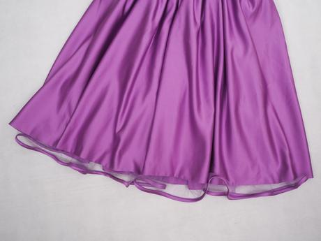 Kvalitné spoločenské šaty, s