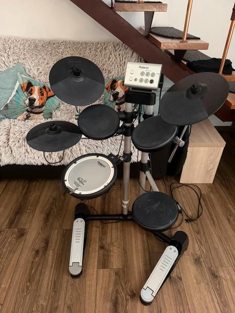 Elektronické bicie roland hd-1 (v-drums),