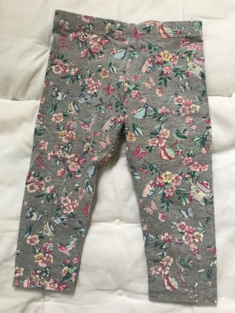 Kvetinové legíny, 74