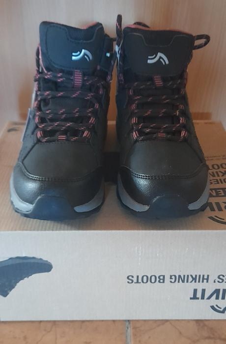 Predám nové trekové topánky, 37