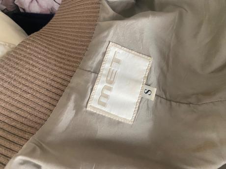 Met luxusný kabatik s pc vyše 300 eur, met,s