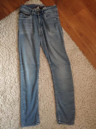 Chlapčenské rifle, takko,152