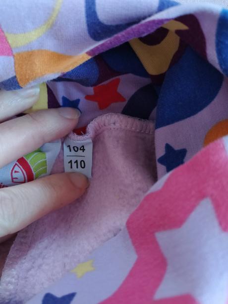 Hrubé tepláky, 104