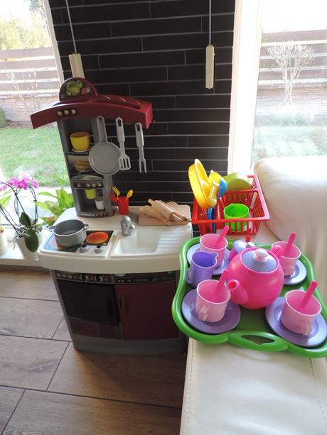 Kuchynka smoby + riady, 