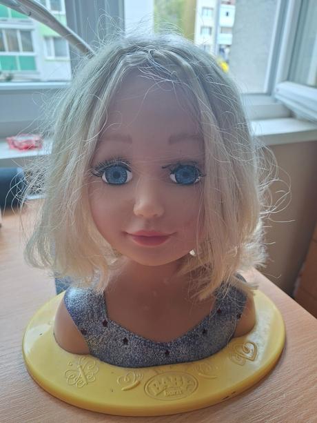 Česacia hlava baby born, 