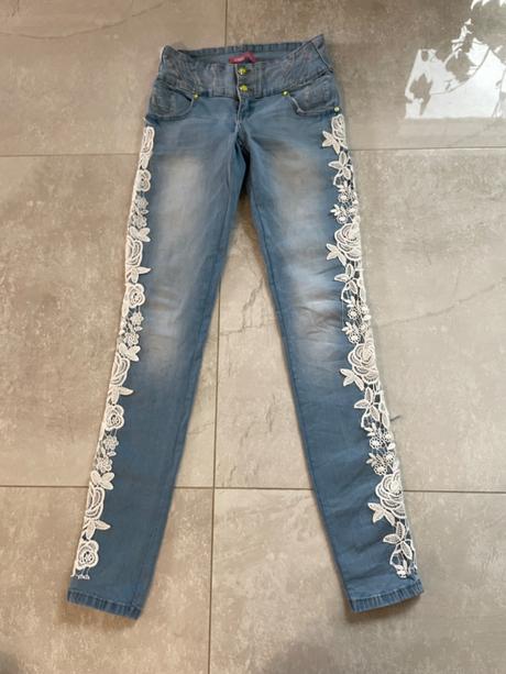 Rifle s vyšitými kvetmi, xs