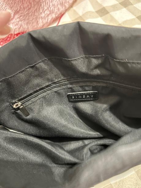 Čierna kabelka, sinsay