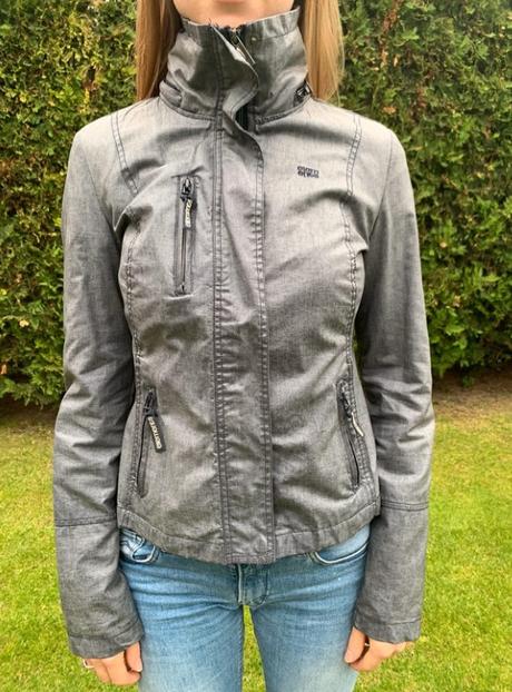 Ľahká sivá bunda, s