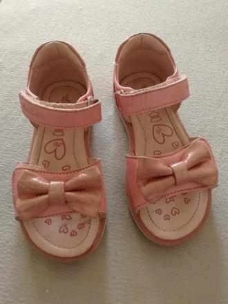 Sandálky, lasocki,26