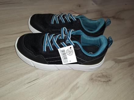 Ľahučké tenisky, 34