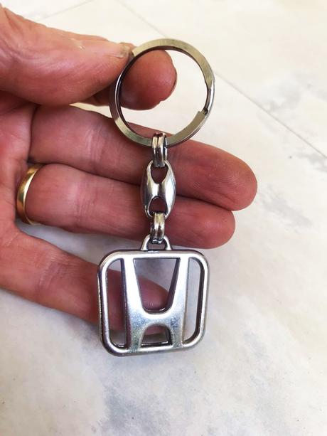 Kľúčenka s monogramom h,