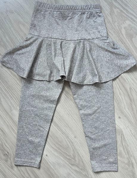 Leginy zo sukňou, 104