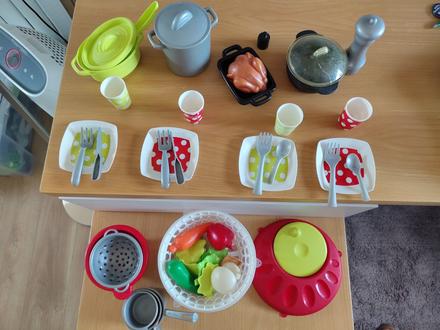 Priborovy set+taniere+hrnce+pekac a ine, 