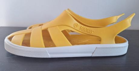 Sandale na pláž, 30