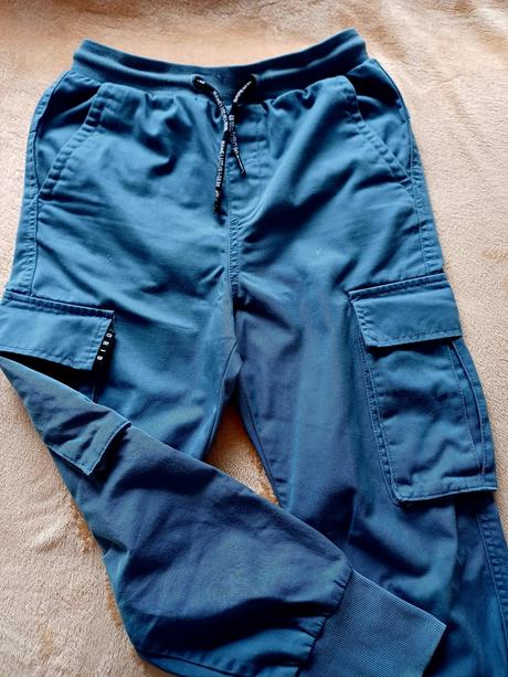 Nohavice, reserved,152