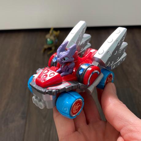 Rozprávkové vozidlá s figúrkami,