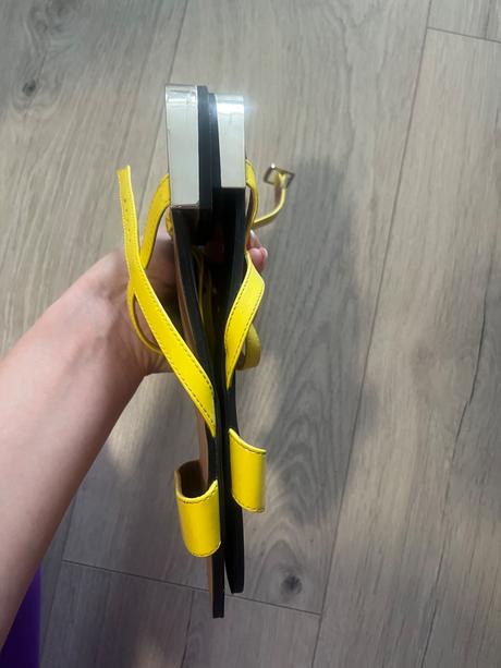 Zlte sandale, zara,38