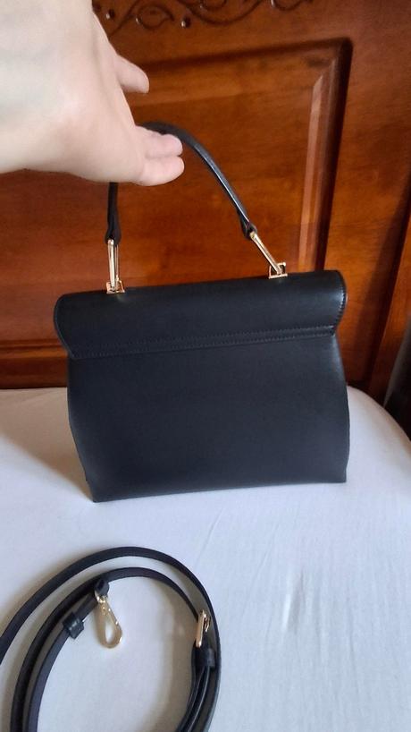 Čierna kožená kabelka carlheim,