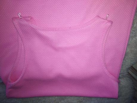 Neónové šaty, 152