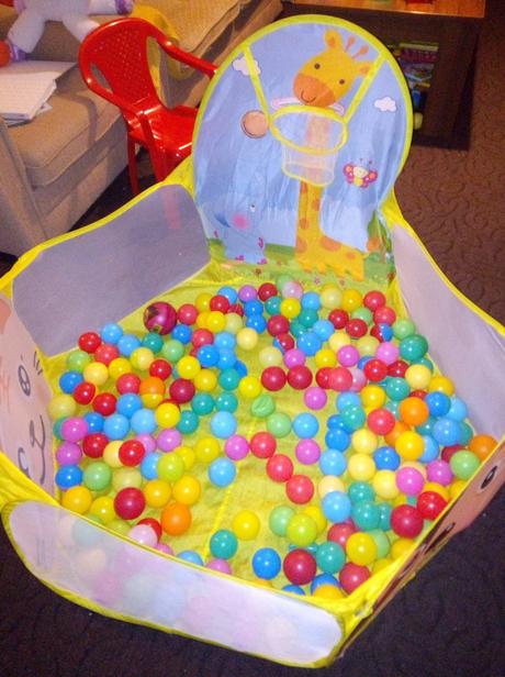 Bazenik s plastovymi gulickami,