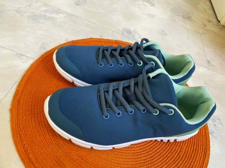 Ľahúčke tenisky, 38