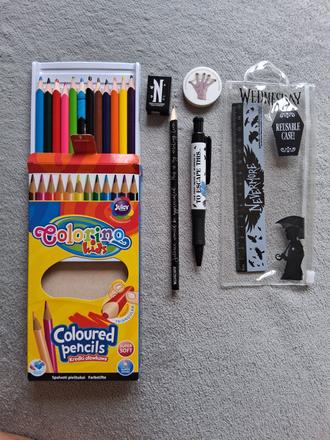 Pastelky pero guma struhadlo obal vrecko pravítko, 