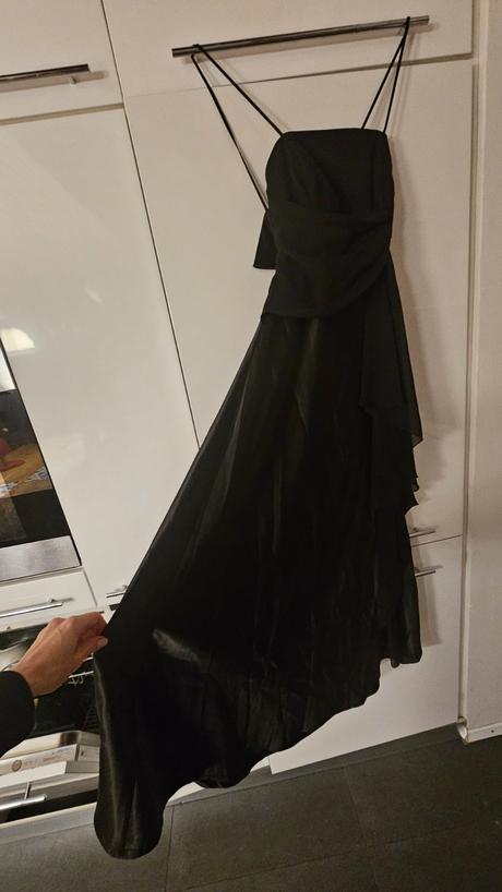 Spoločenské šaty, 38