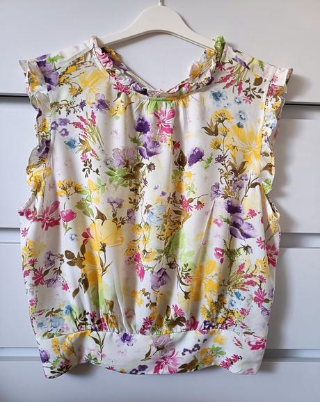 Kvietkovaná blúzka, l