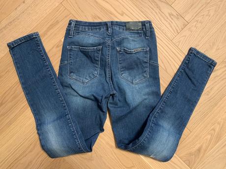 Elastické rifle od značky symbol, s