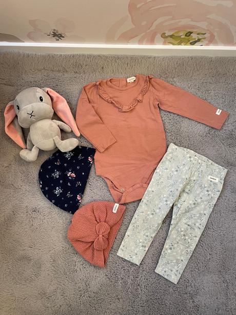 Nové 3 čiapky newbie 48/50(sú menšie), 48