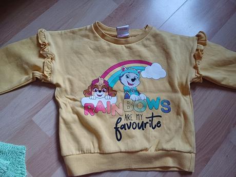 4ks tenke svetriky/mikiny, 110