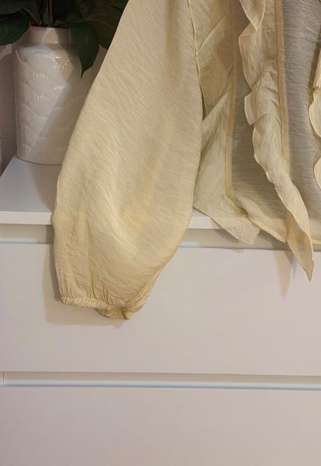 Éterická volánová blúzka zara v champagne odtieni, zara,l