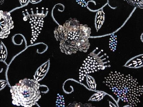 Luxusny velmi pekny zamatovy top na slavnost, 36