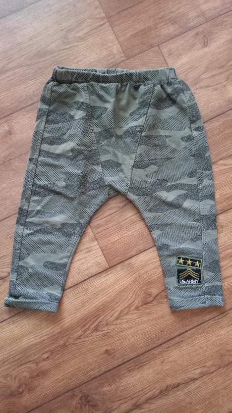 Tenké maskáčove tepláčiky 86/92 top stav, 92