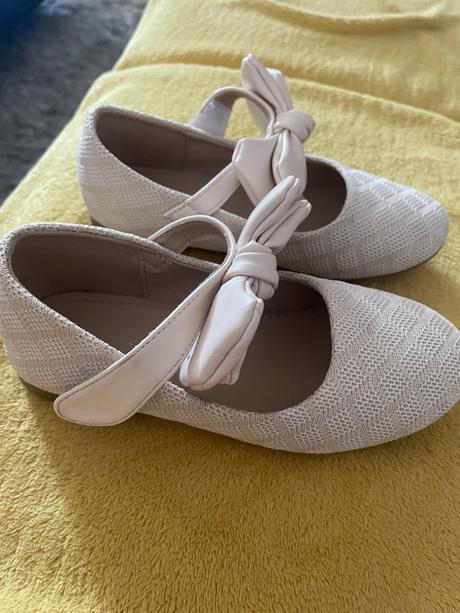 Dievcenske topanky, 29