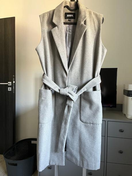 Svetlošedá vesta zoot, 38