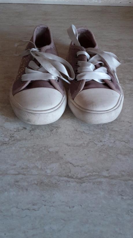 Dievčenské tenisky, 25