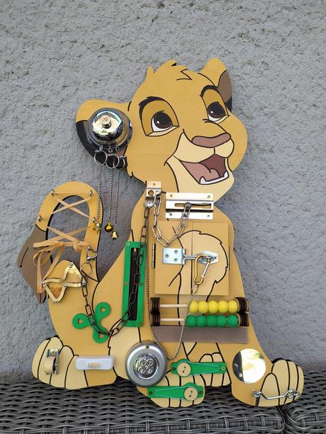 Aktivity doska - rozprávkové postavičky,