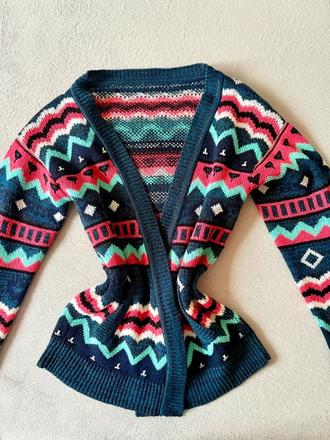 Pletený sveter so vzorom, 