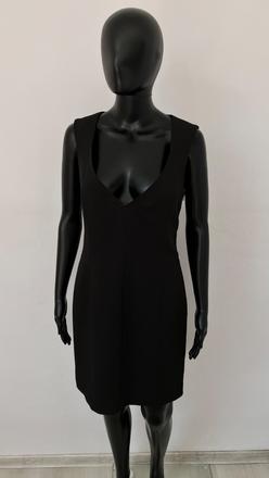 Čierne šaty s výstrihom heine (38), m