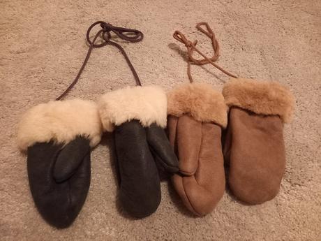 Kozusinove rukavice, 80