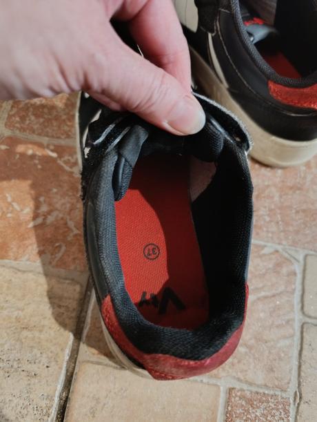 Botasky, deichmann,37