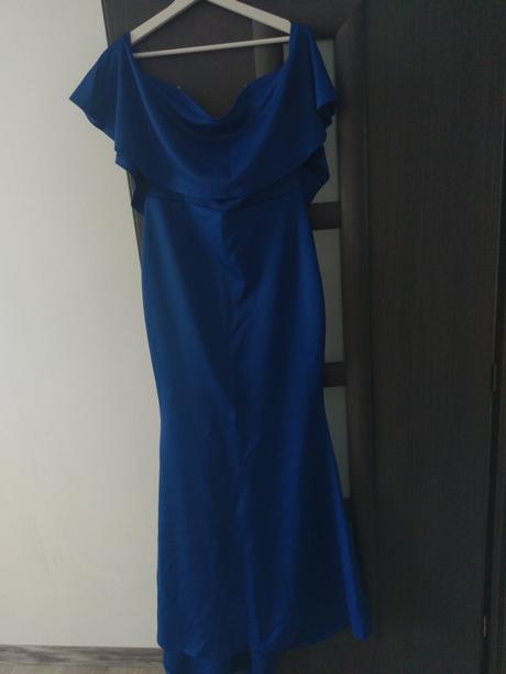 Dlhe spolocneske saty, l