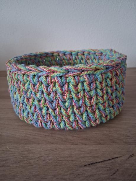 Háčkovaný košík, 