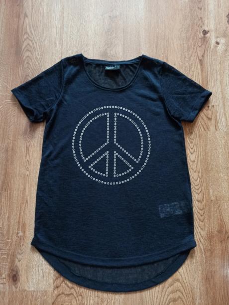 Tmavomodré tričko, 34